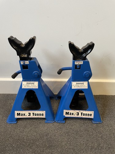 Pair silver line - of, ton